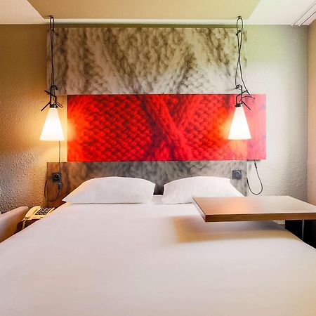 Отель Ibis Carcassonne Est La Cite Экстерьер фото