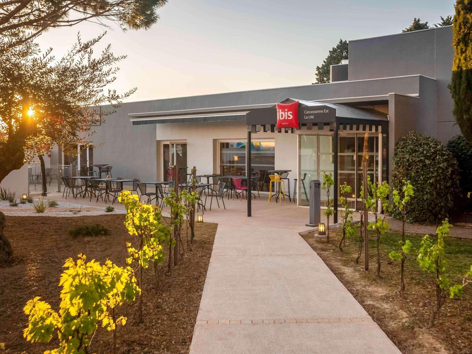 Отель Ibis Carcassonne Est La Cite Экстерьер фото