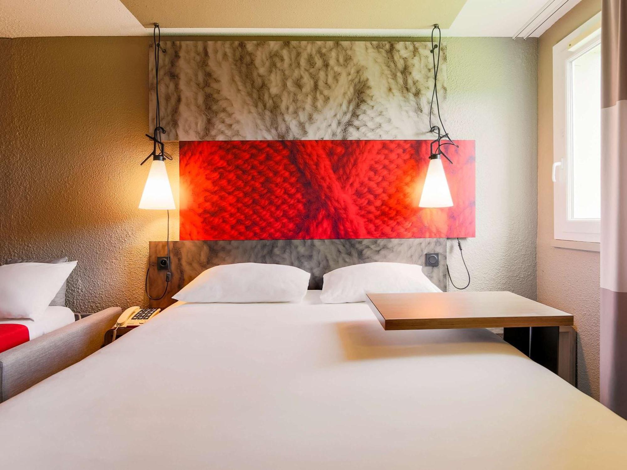 Отель Ibis Carcassonne Est La Cite Экстерьер фото